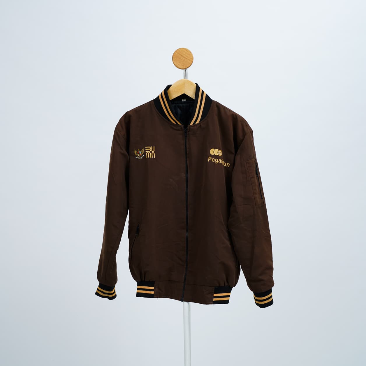Jaket Coklat — Pegadaian