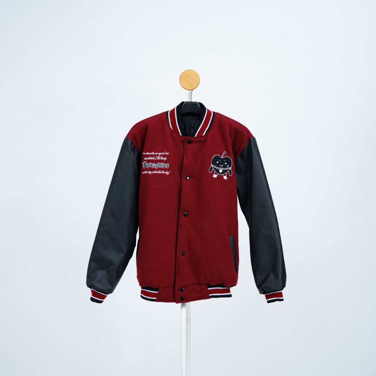 Varsity Merah — Bordir Karakter